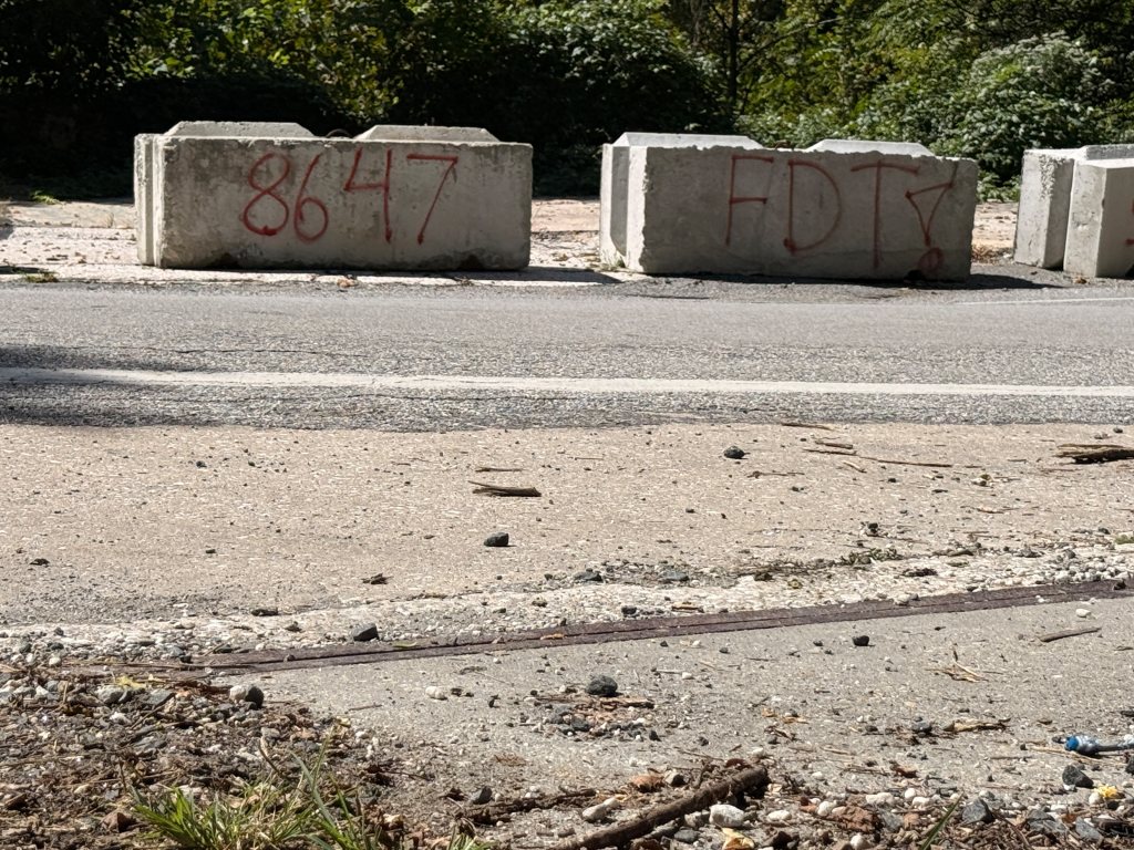 Barriers painted 8647 and FDT!